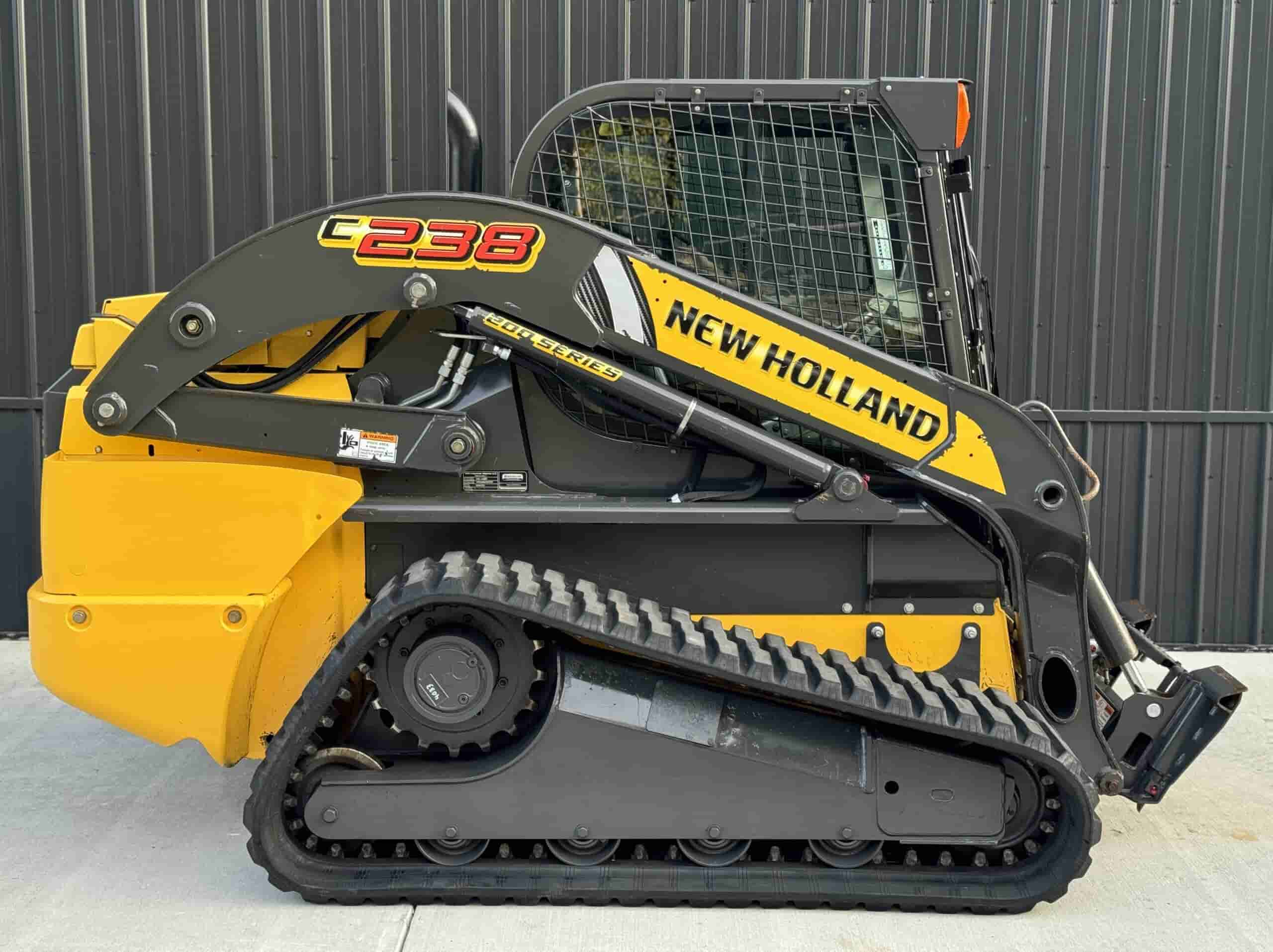 2017 NEW HOLLAND C238 HIGH FLOW
